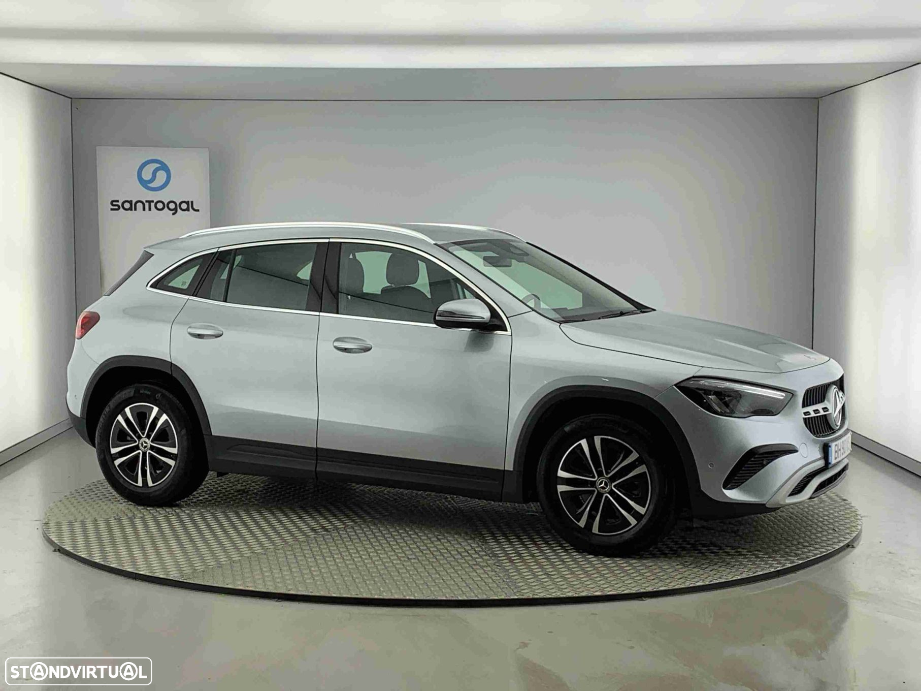 Mercedes-Benz GLA 180 d - 4