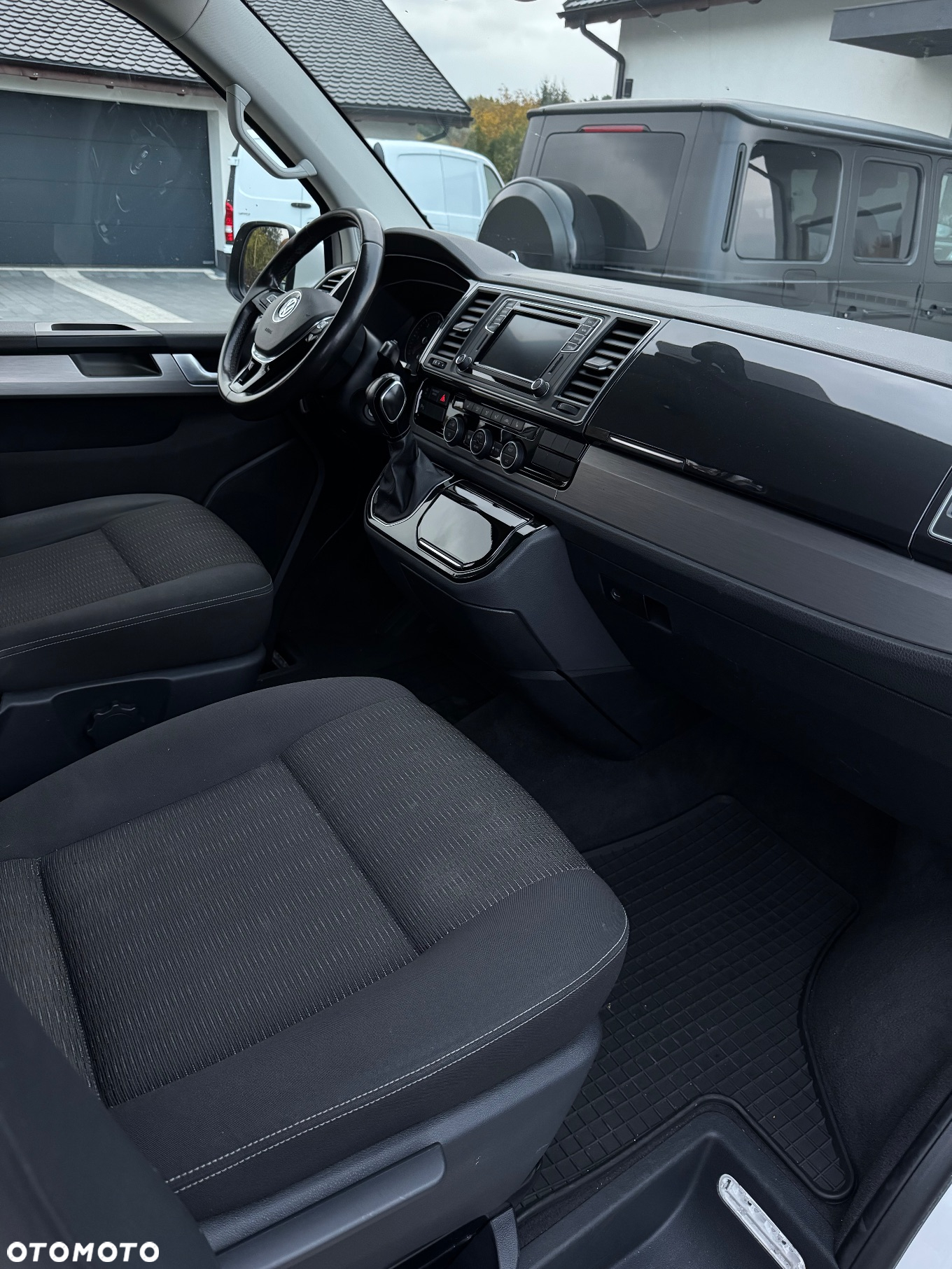 Volkswagen Multivan - 22