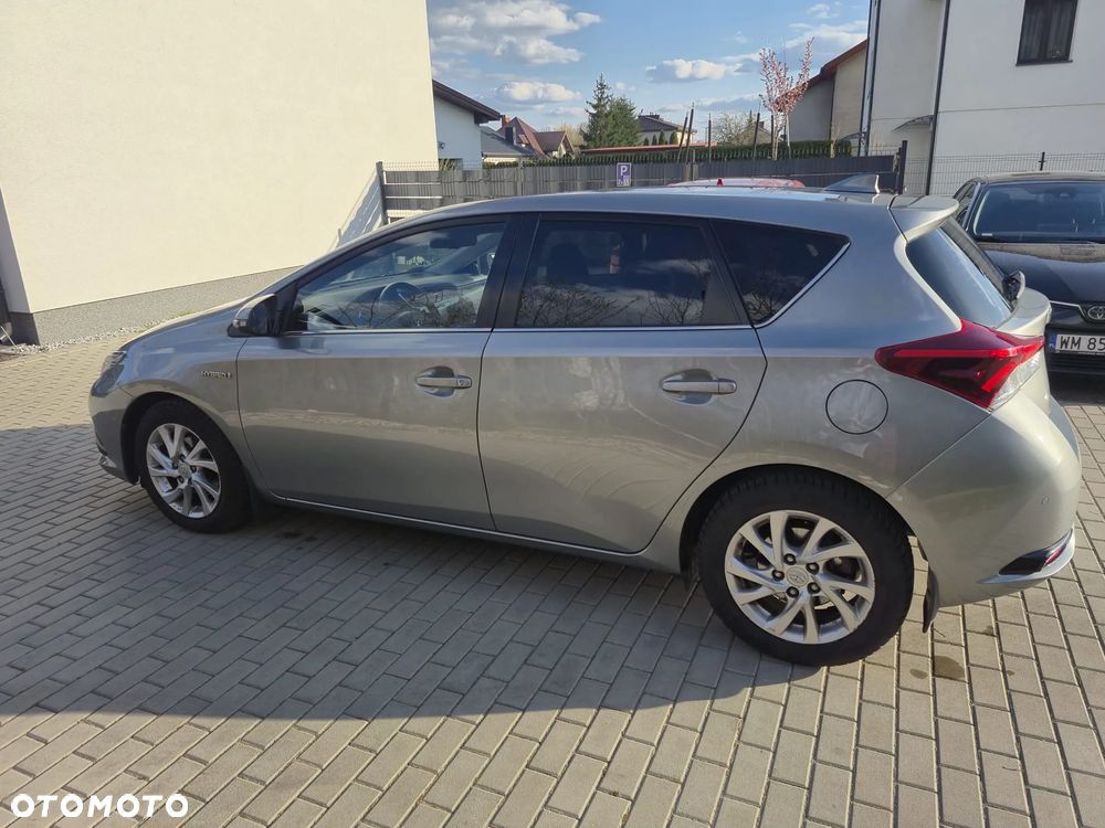 Toyota Auris Hybrid 135 Prestige - 8
