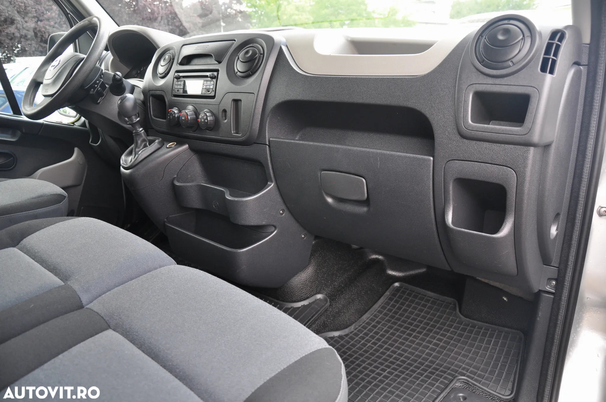 Nissan NV 400 L2H2 Van - 14