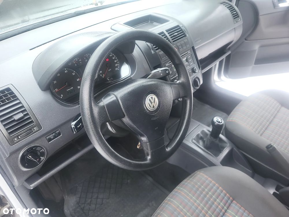 Volkswagen Polo 1.2 Comfortline - 24