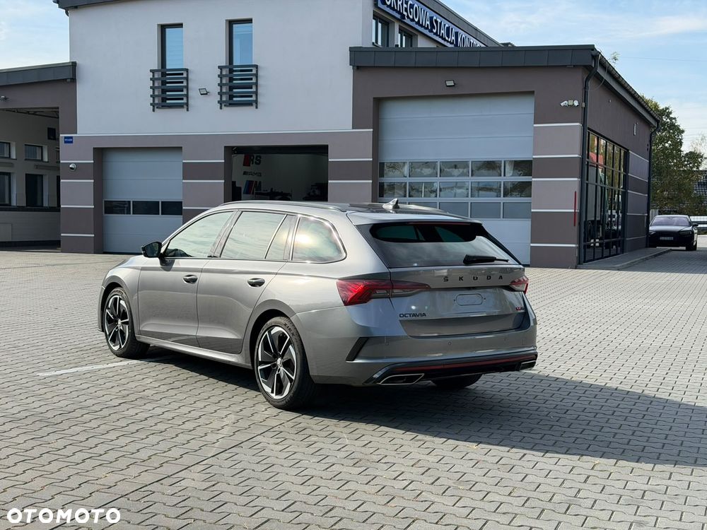Skoda Octavia 2.0 TDI DSG RS Plus - 28