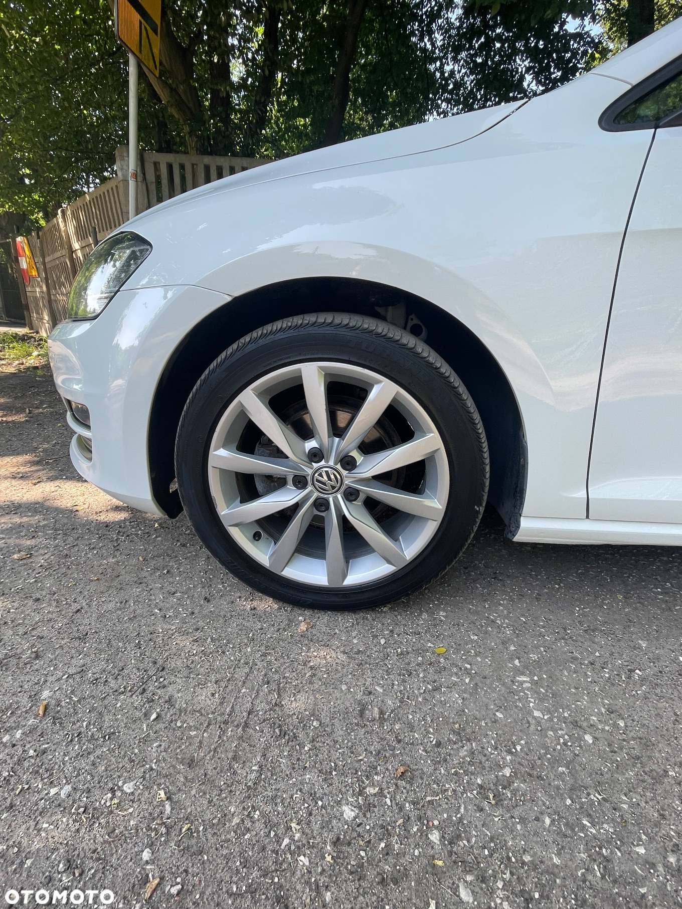 Volkswagen Golf 1.6 TDI BlueMotion Technology Comfortline - 19