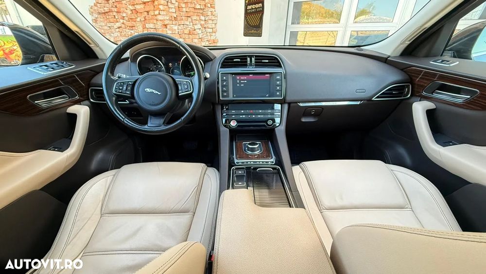 Jaguar F-Pace 20d AWD Prestige - 8