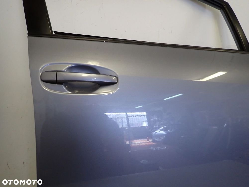 TOYOTA VERSO 09-13 DRZWI PRZEDNIE PRAWE 8T4 - 3