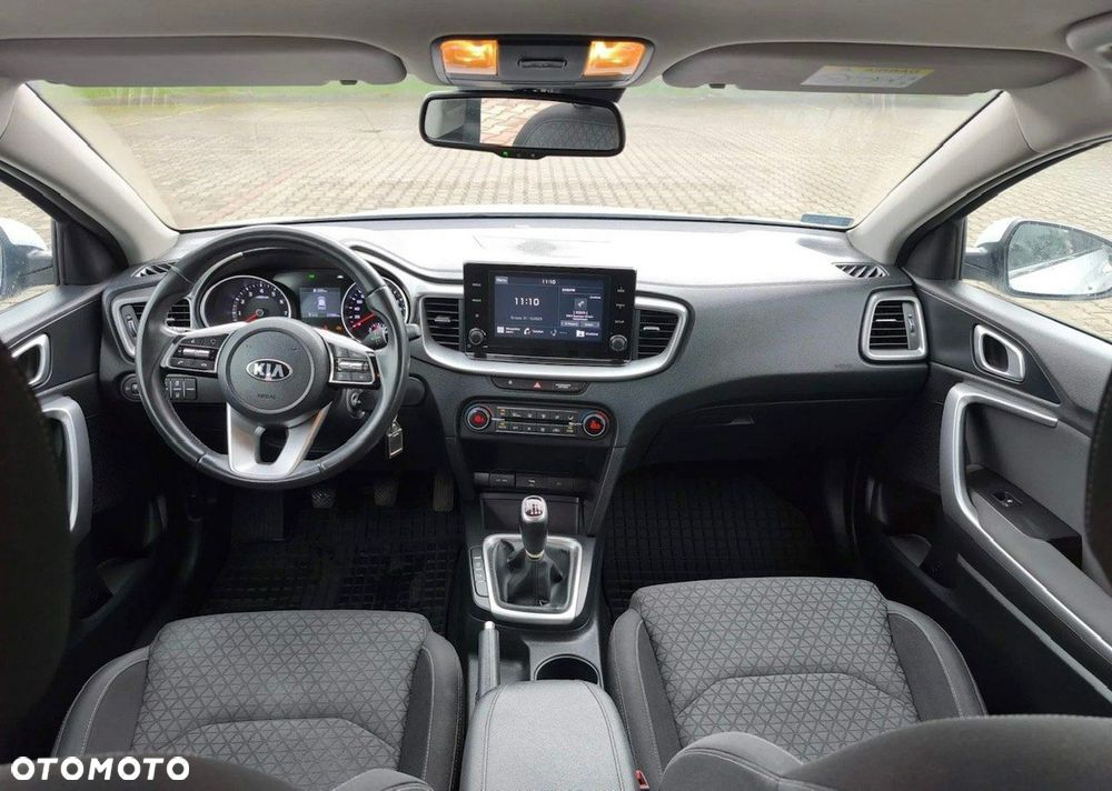 Kia Ceed - 12