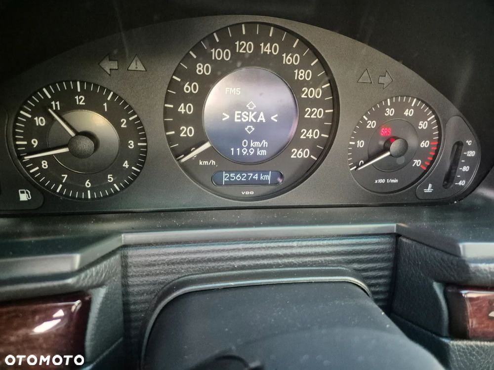 Mercedes-Benz Klasa E 200 Kompressor Automatik Classic - 21