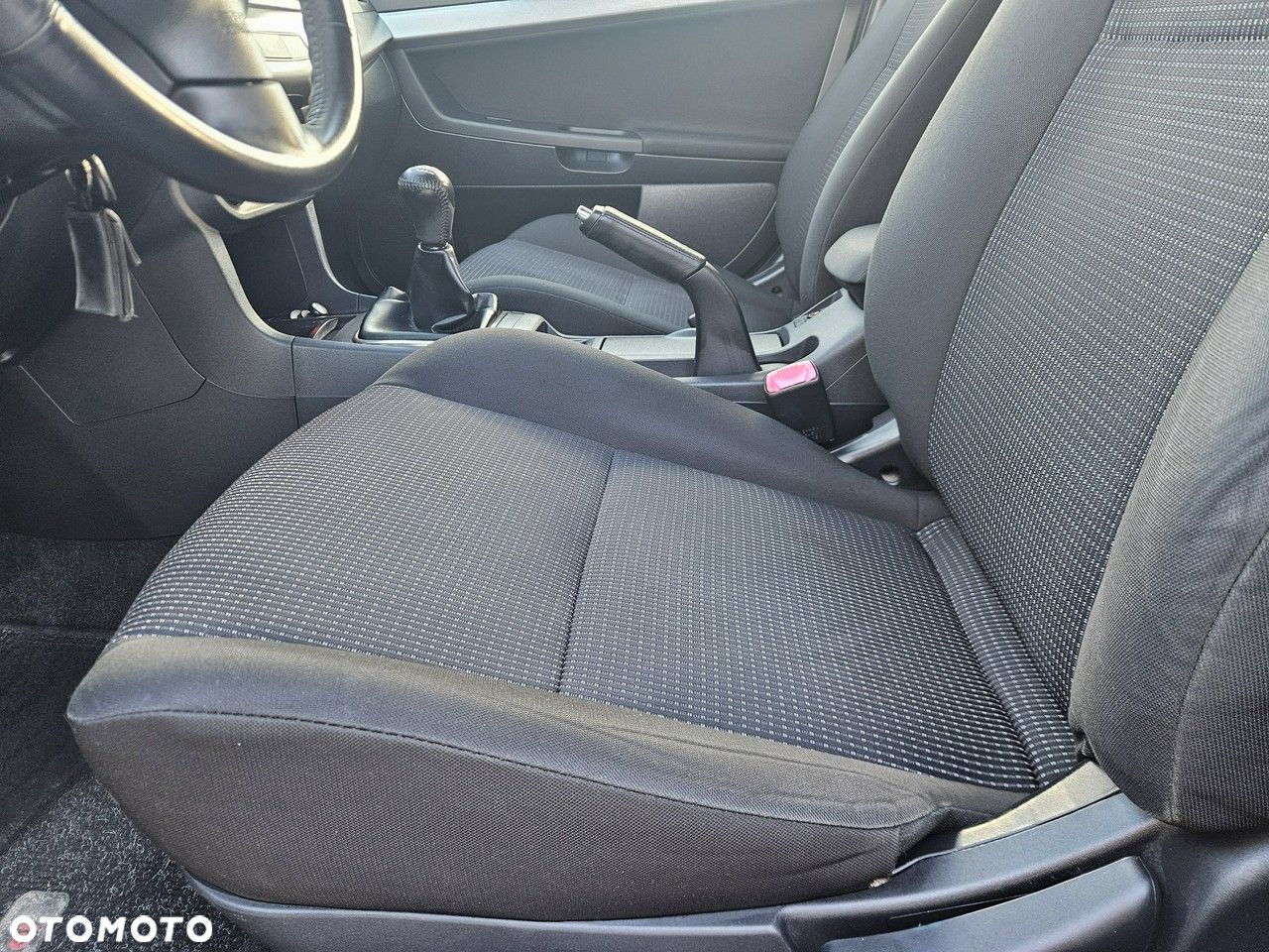 Mitsubishi Lancer 1.5 Inform - 21