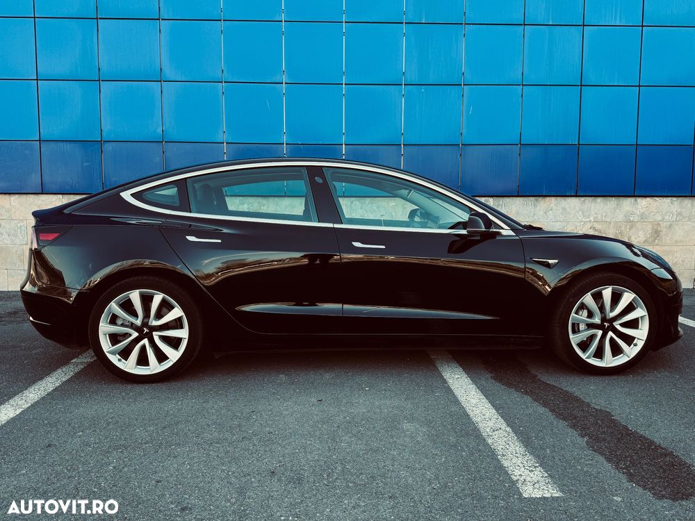 Tesla Model 3 - 7
