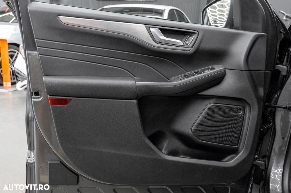 Ford Kuga 2.5 Duratec FHEV FWD Titanium - 39