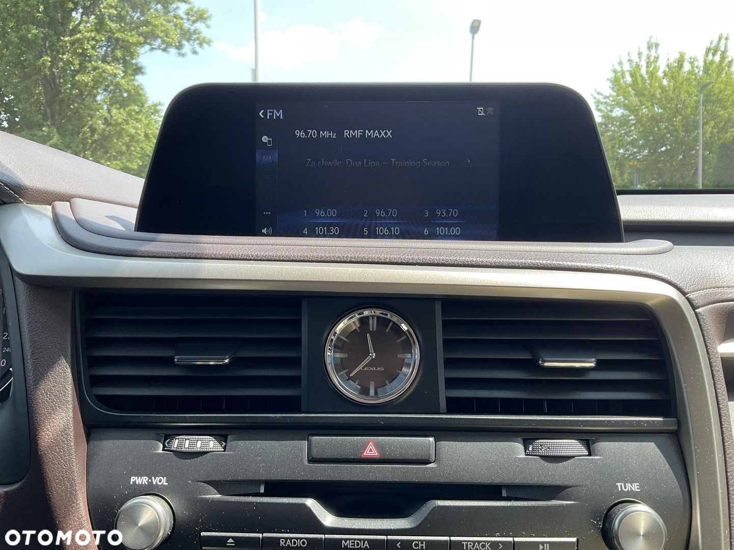 Lexus RX 450h Business Edition - 32