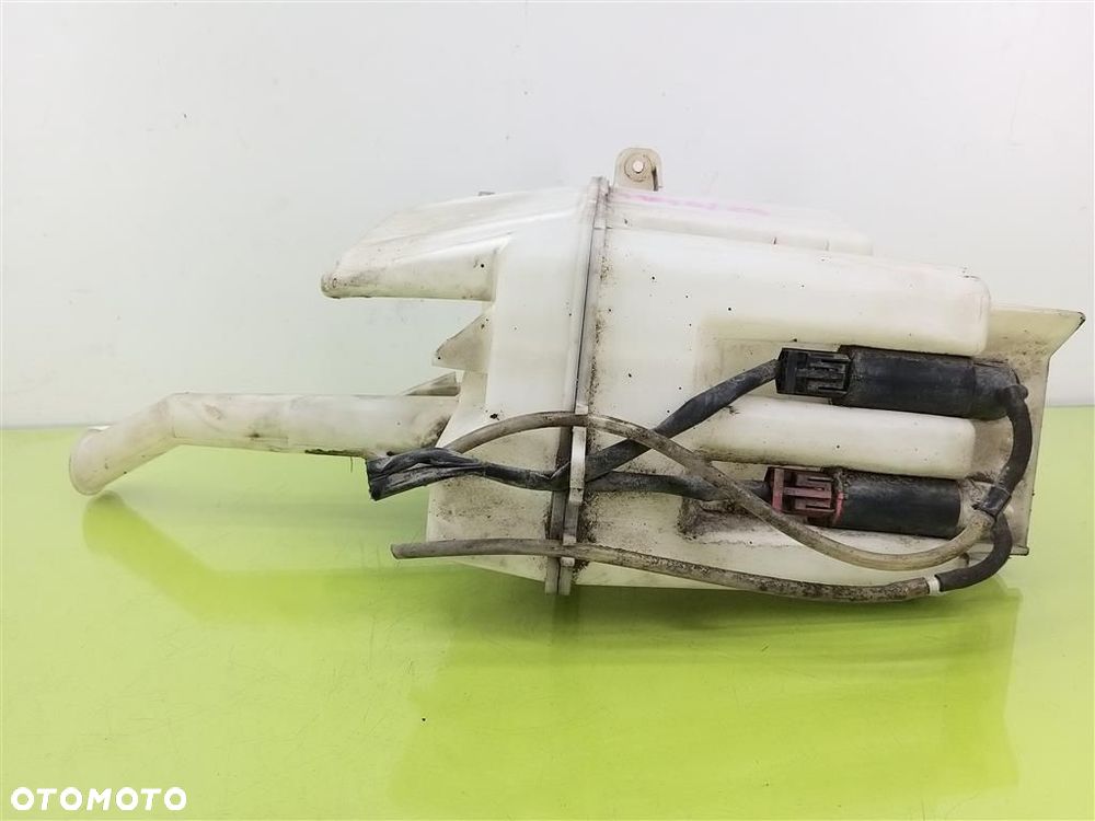 Zbiorniczek spryskiwaczy Toyota Corolla  E12 2001-2007 5DRZWI POMPKI KPL - 3