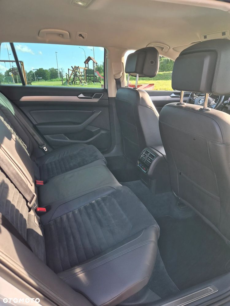 Volkswagen Passat Variant 2.0 TDI BMT Highline - 16
