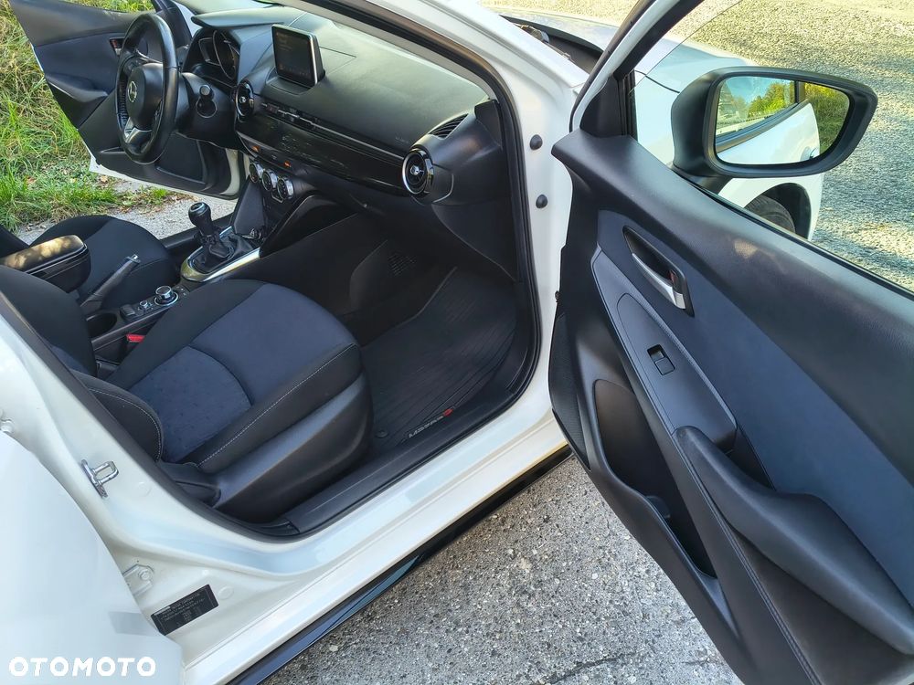 Mazda 2 - 24