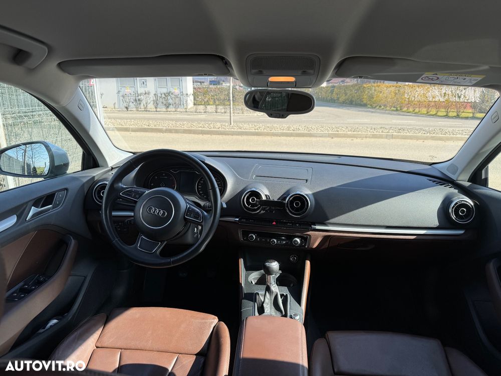 Audi A3 1.6 TDI S line Sportpaket - 12