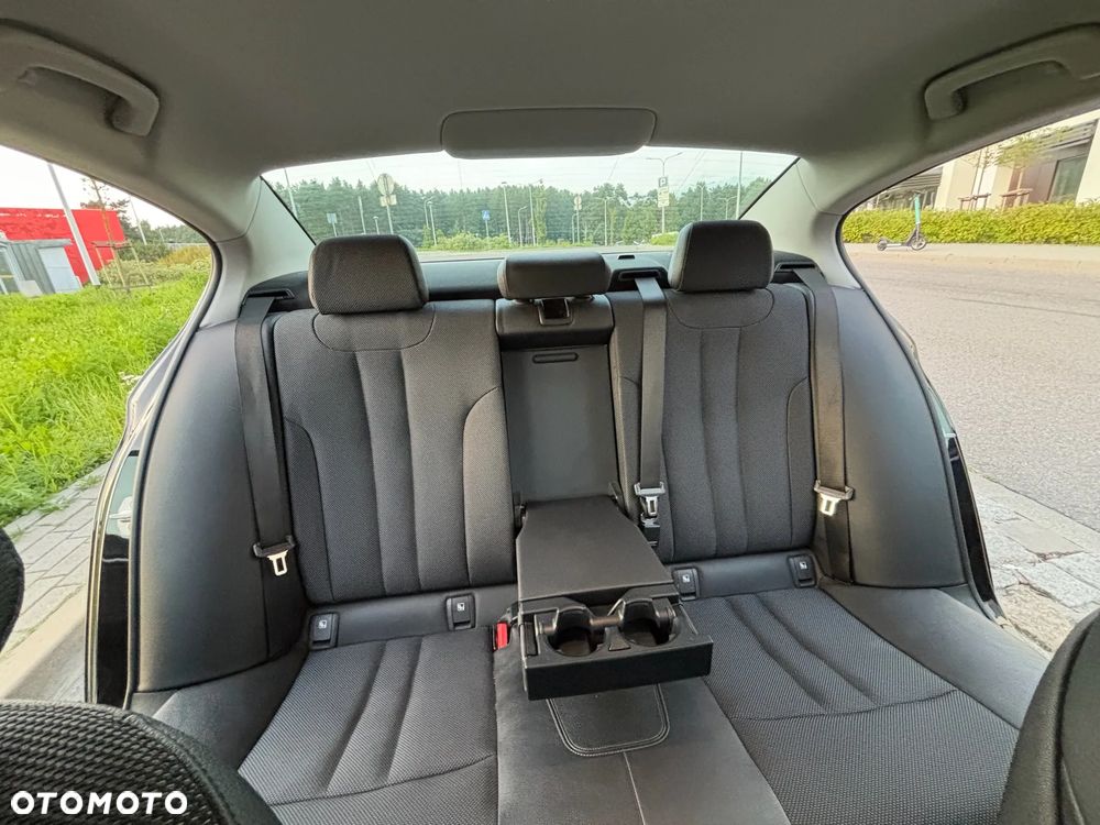 BMW Seria 5 520d xDrive Sport Line - 12