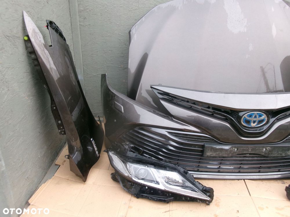 toyota camry 2,5 hybryda przód blacharski komplet - 2