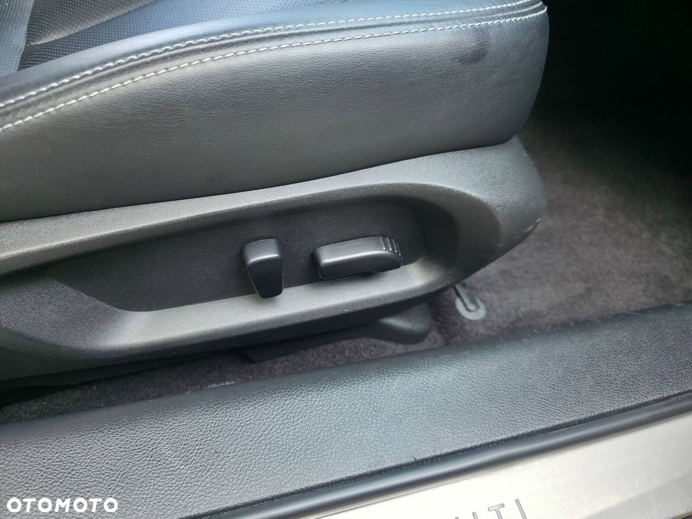 Infiniti Q60 - 17