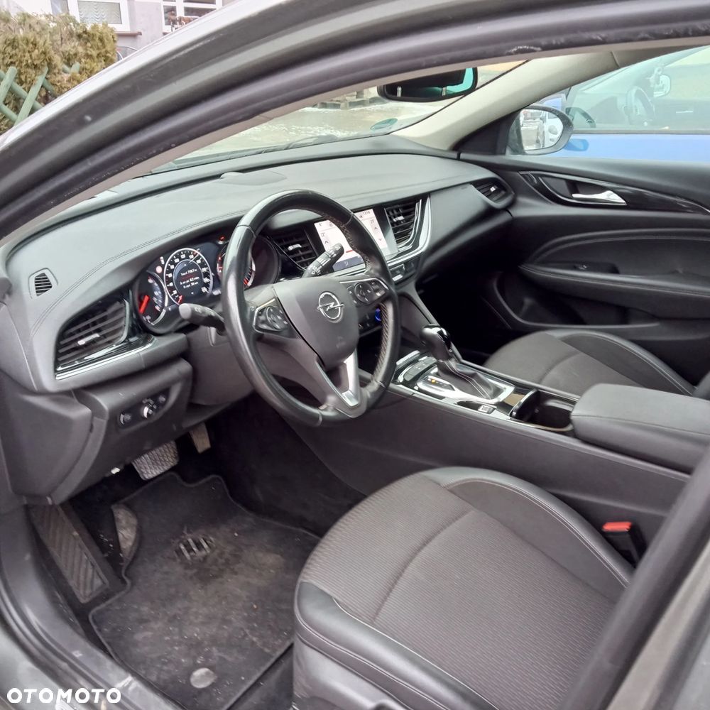 Opel Insignia - 12