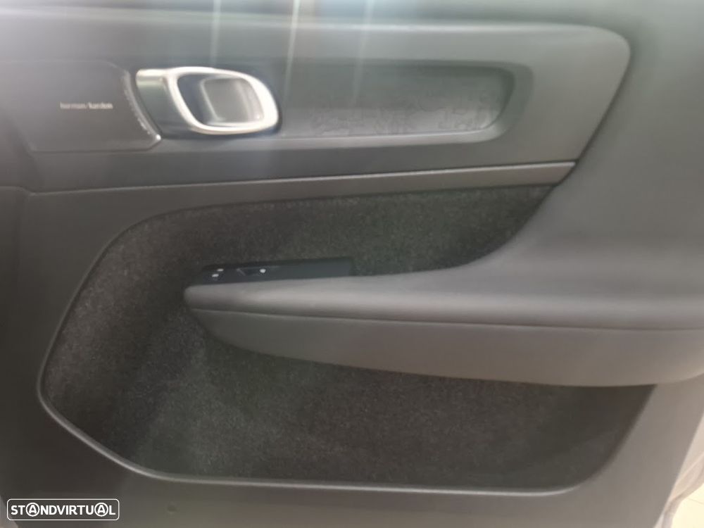 Volvo C40 Recharge 82 kWh Single M. Extended Range RWD Ultimate - 37