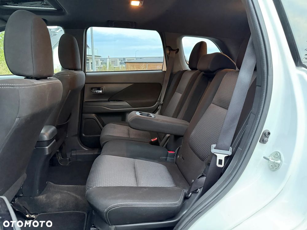 Mitsubishi Outlander - 13