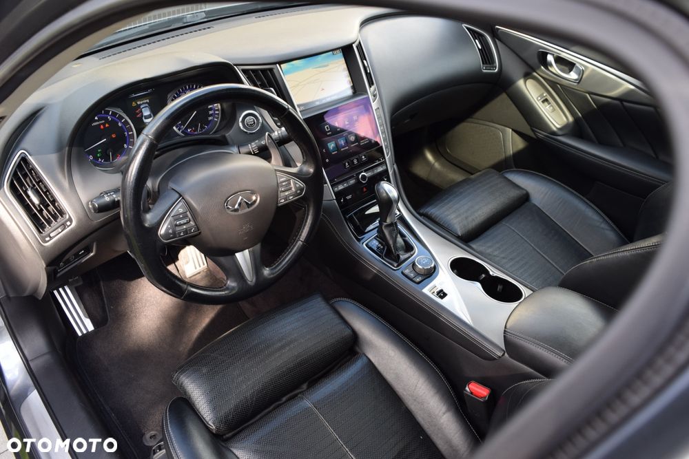 Infiniti Q50 2.0t Sport Sound Studio by Bose - 26