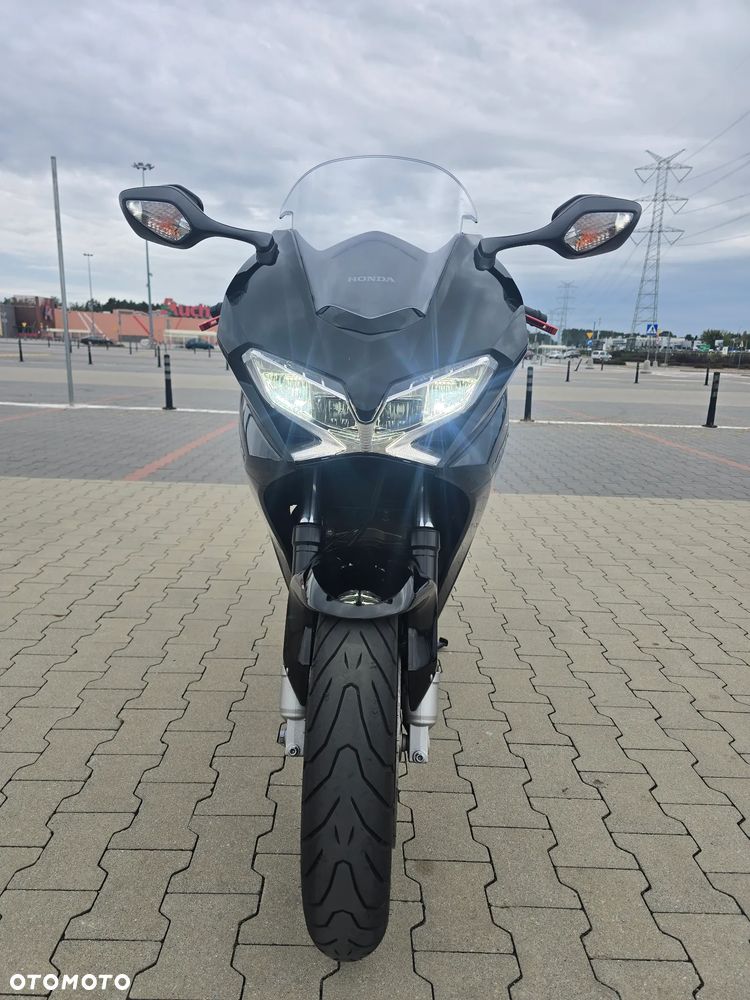 Honda VFR - 1
