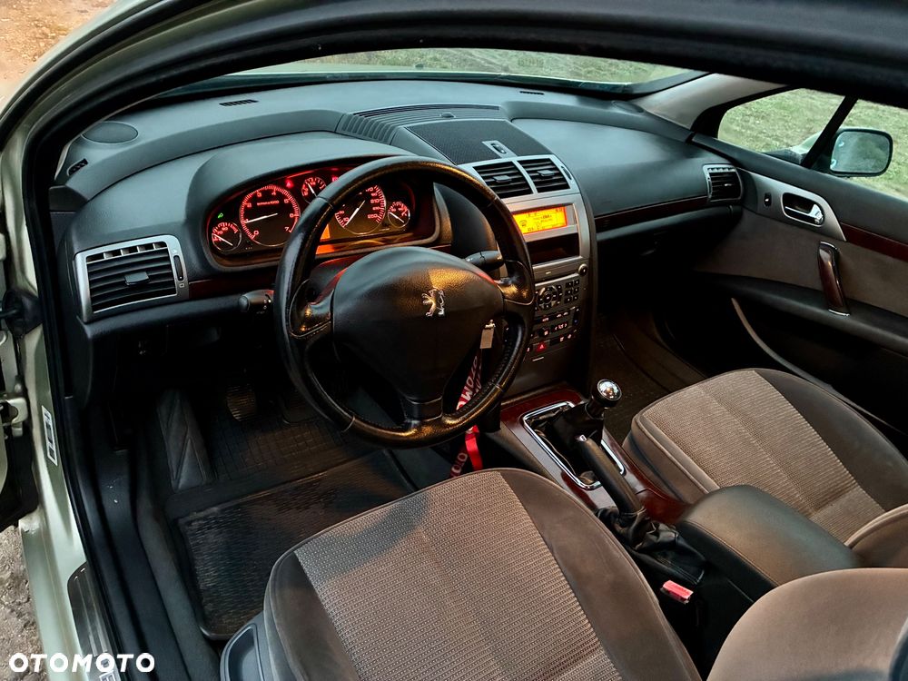 Peugeot 407 2.0 Premium Navtech - 27