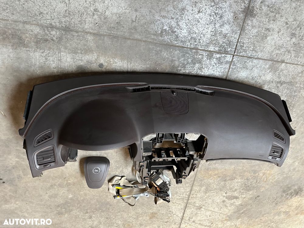 Plansa bord culoare maro si airbaguri OPEL INSIGNIA an 2008-2014 - 2