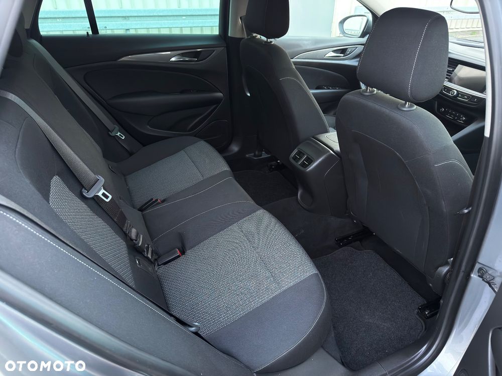 Opel Insignia - 15