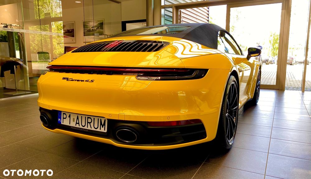 Porsche 911 Carrera 4S - 6