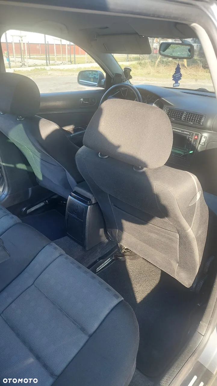 Volkswagen Passat 1.9 TDI Trendline - 6