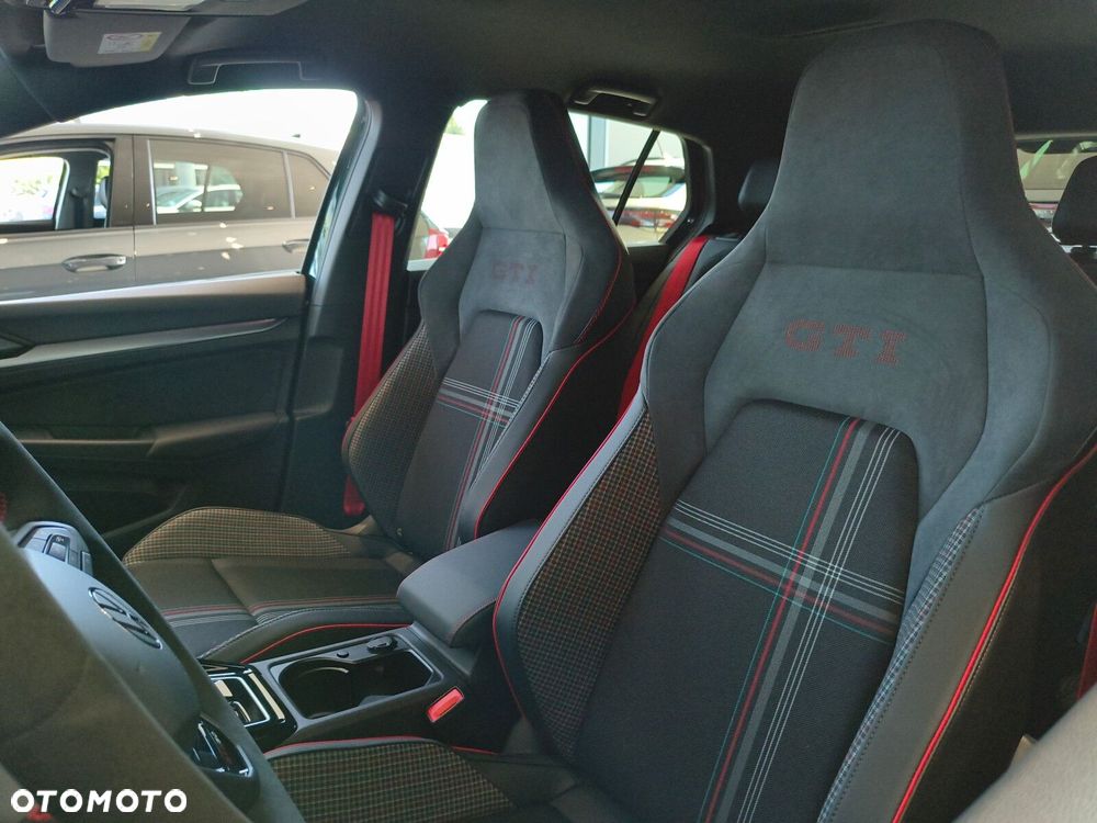 Volkswagen Golf 2.0 TSI GTI Edition 50 DSG - 16
