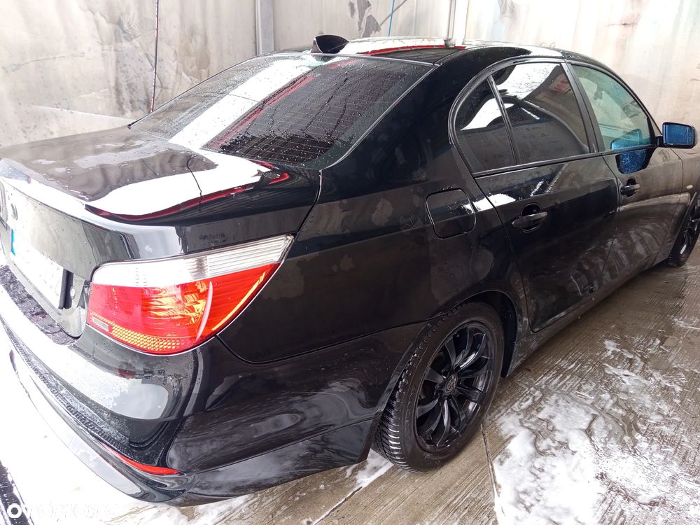 BMW Seria 5 525i - 11
