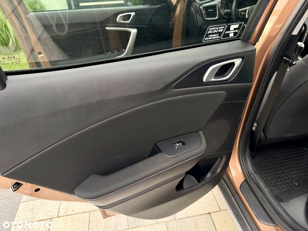 Kia XCeed 1.5 T-GDI M - 32
