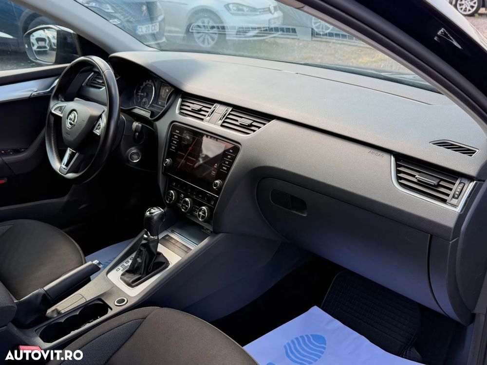 Skoda Octavia 1.6 TDI DSG Ambition - 12