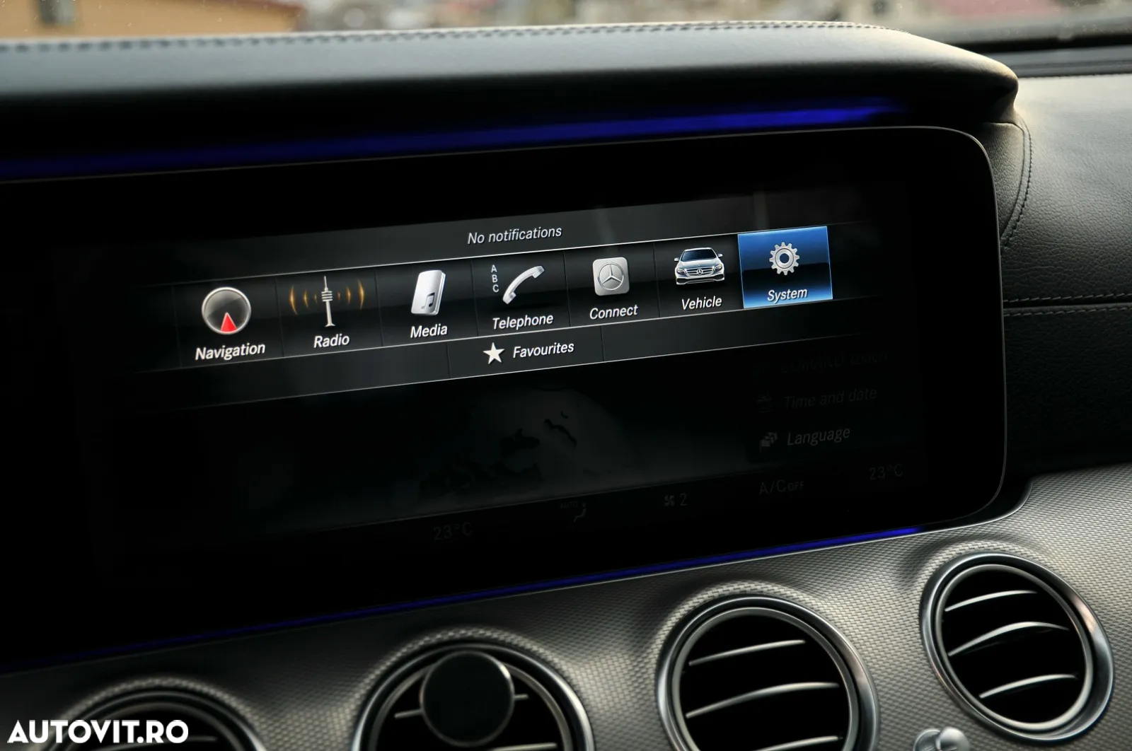 Mercedes-Benz E 220 d 4Matic 9G-TRONIC AMG Line - 29