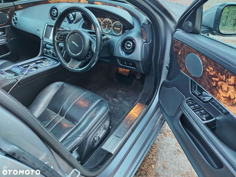 Jaguar XJ - 7