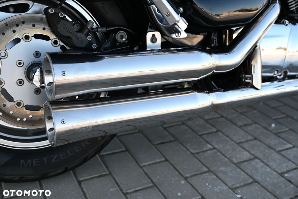 Suzuki Intruder - 33