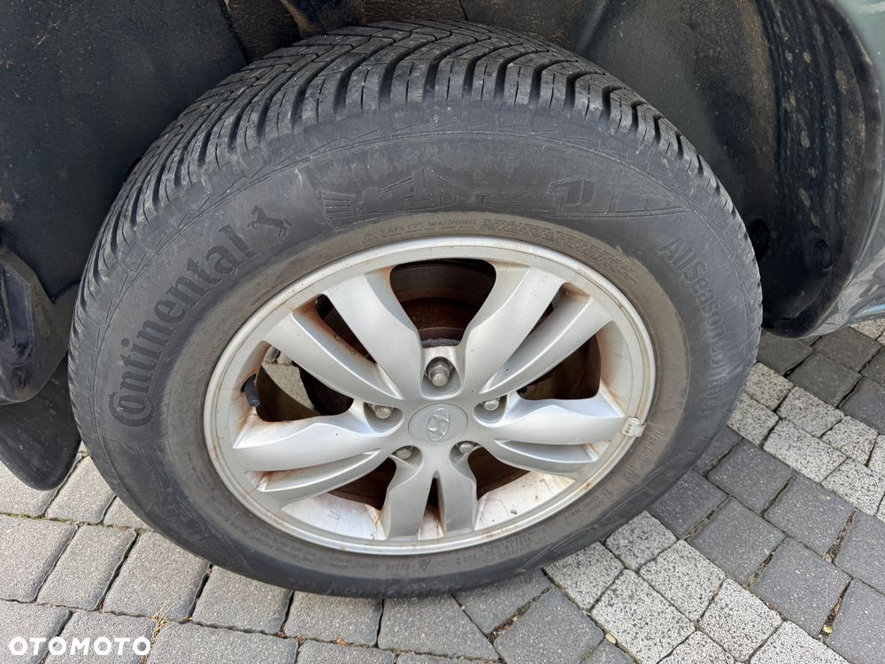 Hyundai Tucson 2.0 2WD Team 08 - 15