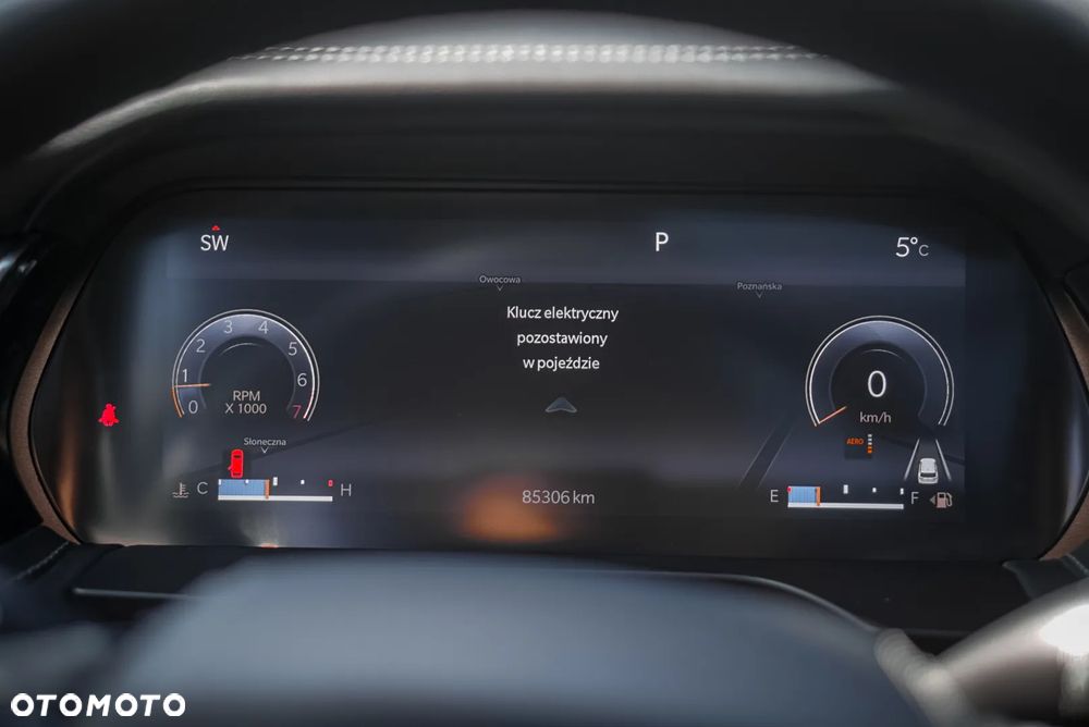 Jeep Grand Cherokee - 12