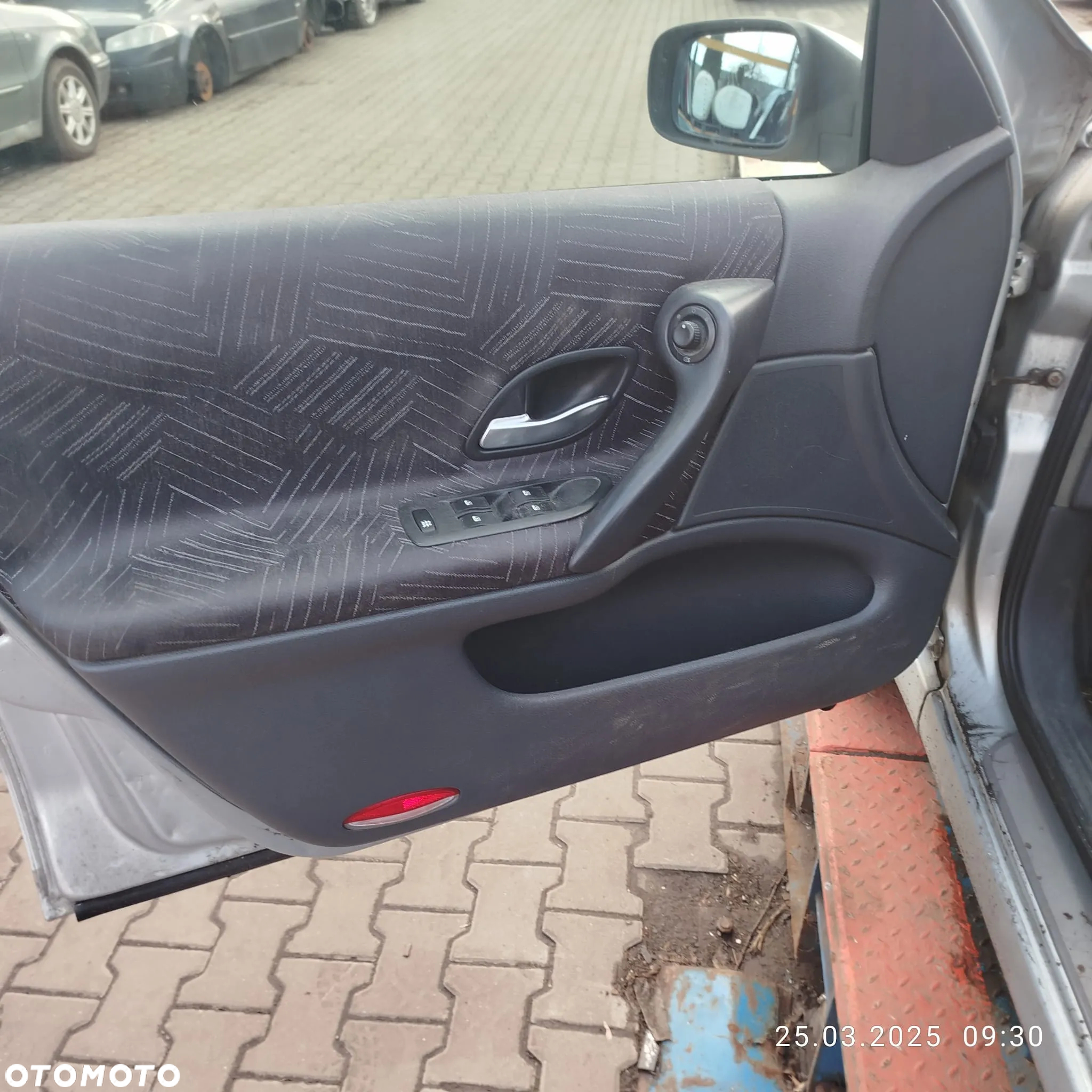 Renault Laguna 2 na części - 7
