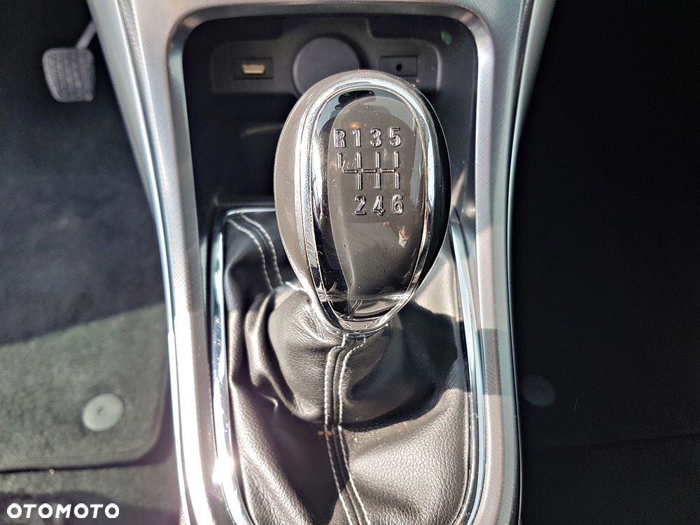 Opel Astra 1.4 Turbo Color Edition - 17