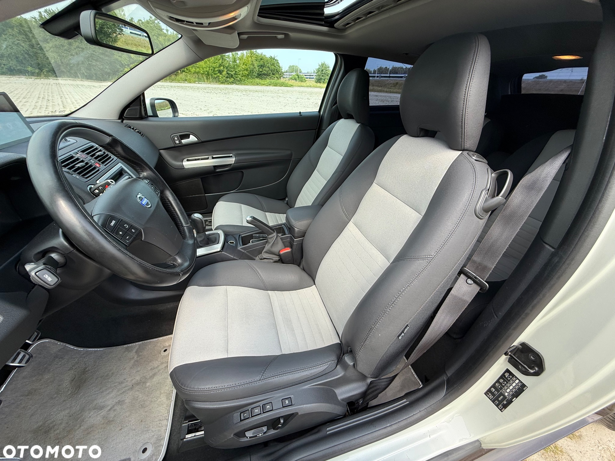 Volvo C30 T5 Momentum - 29