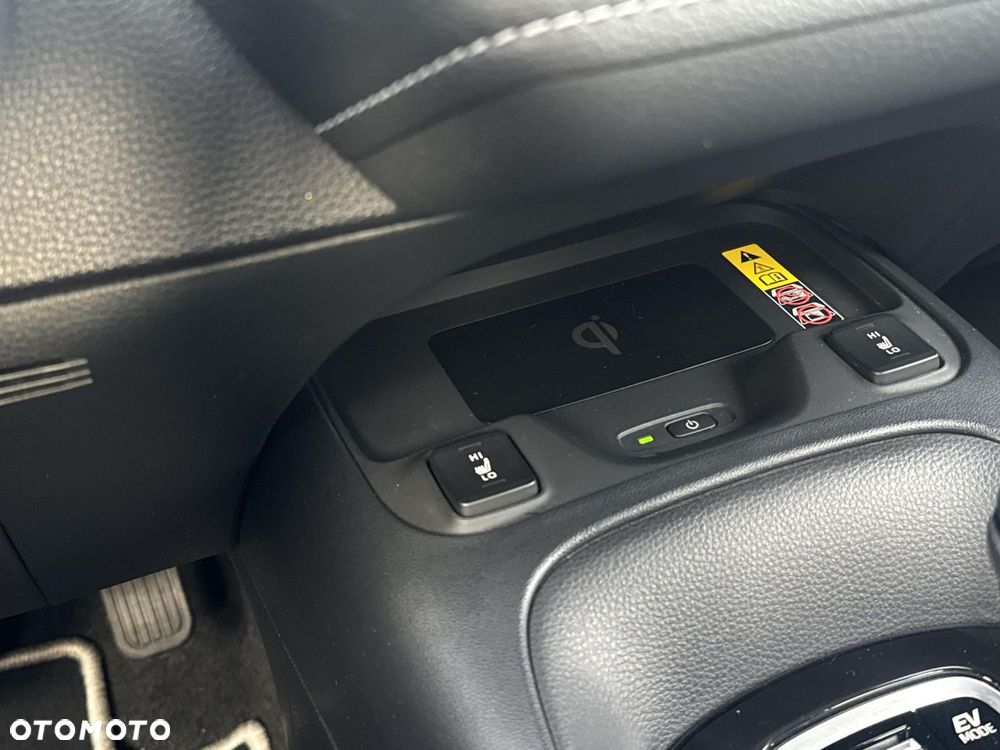 Toyota Corolla 1.8 Hybrid Comfort - 24