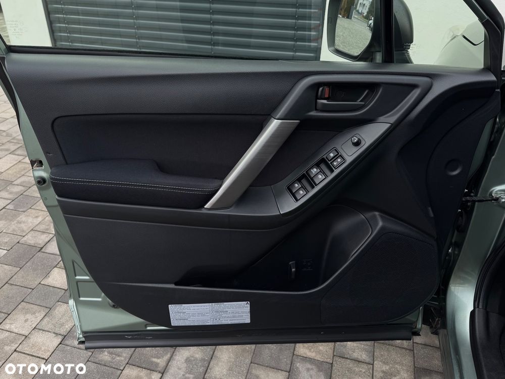 Subaru Forester 2.0 D Active - 16