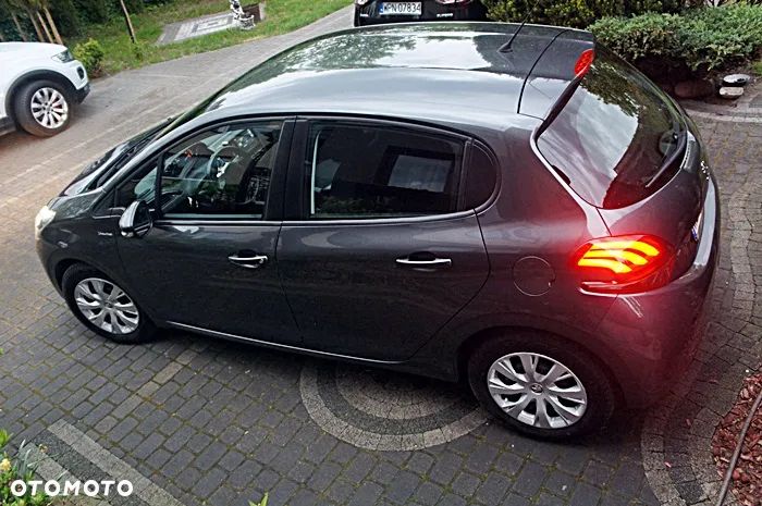 Peugeot 208 1.2 PureTech Allure - 29
