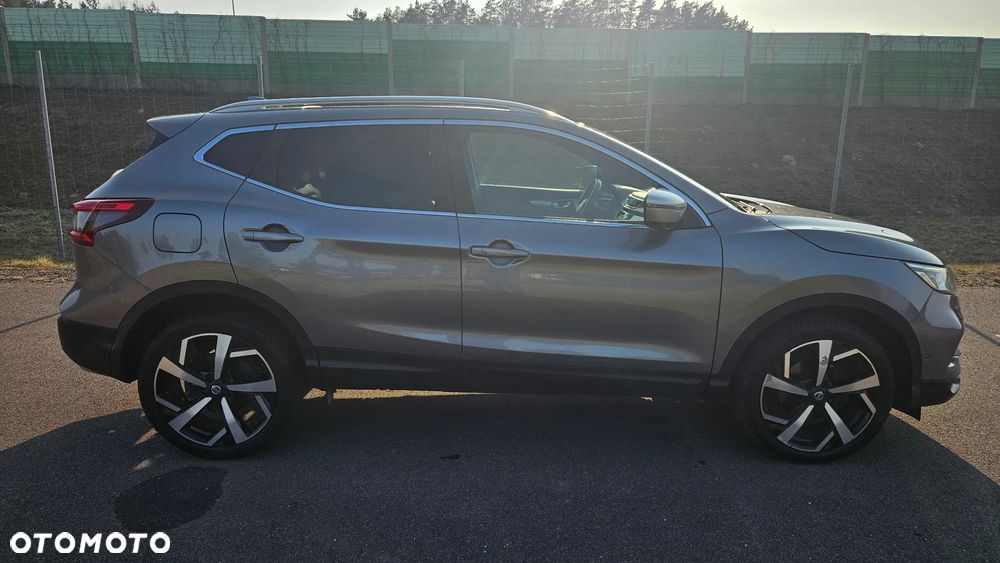 Nissan Qashqai 1.2 DIG-T Xtronic TEKNA+ - 6