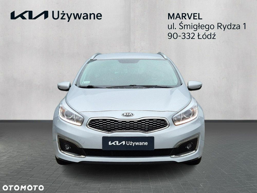 Kia Ceed - 8