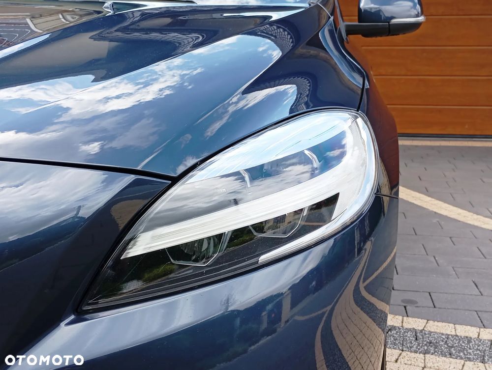 Volvo V40 T2 Drive-E Momentum - 33